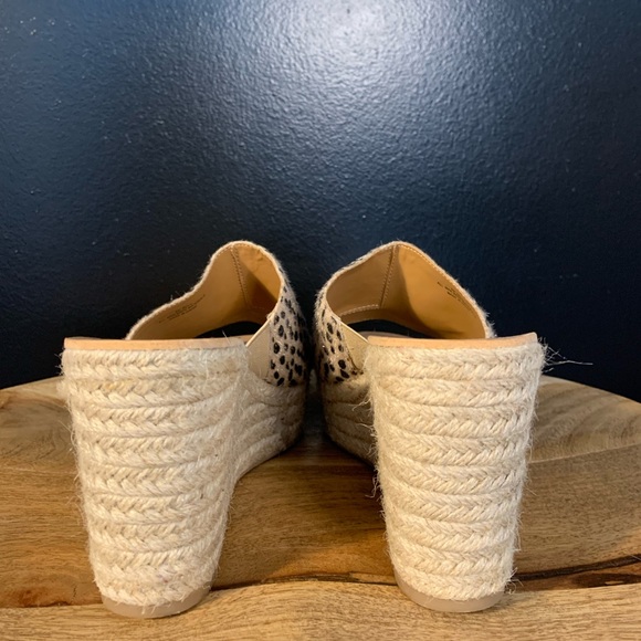 Dolce Vita Platform Sandals - Picture 6 of 9